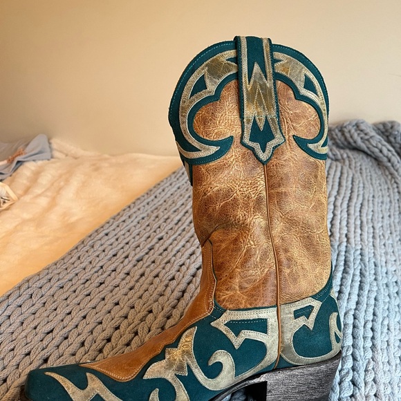 Cowgirl Boots - Picture 11 of 11